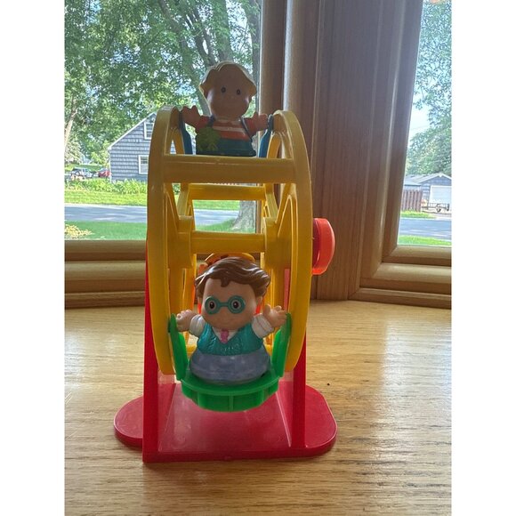 Fisher Price Little People Ferris Wheel Toy Set With 3 Figures - Picture 2 of 6